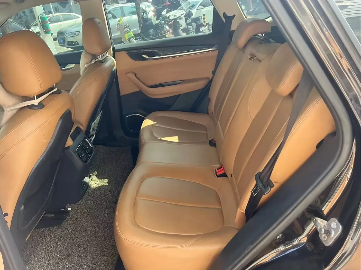 2018 Brilliance Auto V7 1.6T 204HP L4 7DCT,autocango,china used car exporter,china ev exporter,chinese used car exporter,chinese used ev exporter