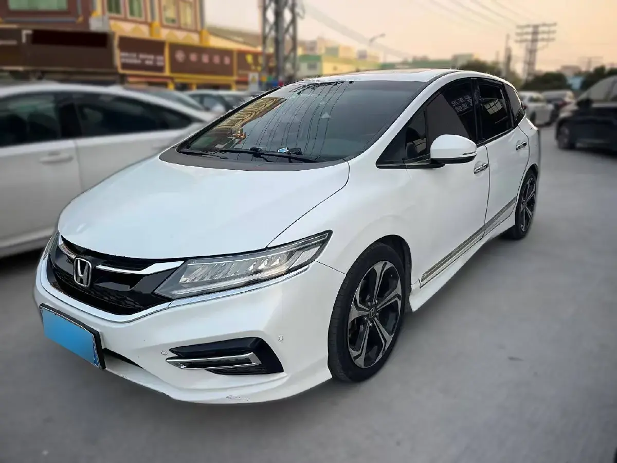 2017 Honda Jade 1.5T 156HP L4 CVT