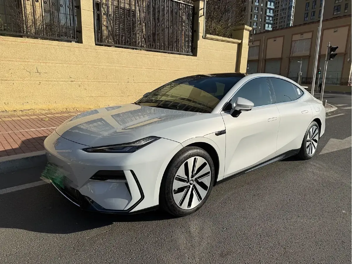 2024 Geely Galaxy E8 BEV 76KWH