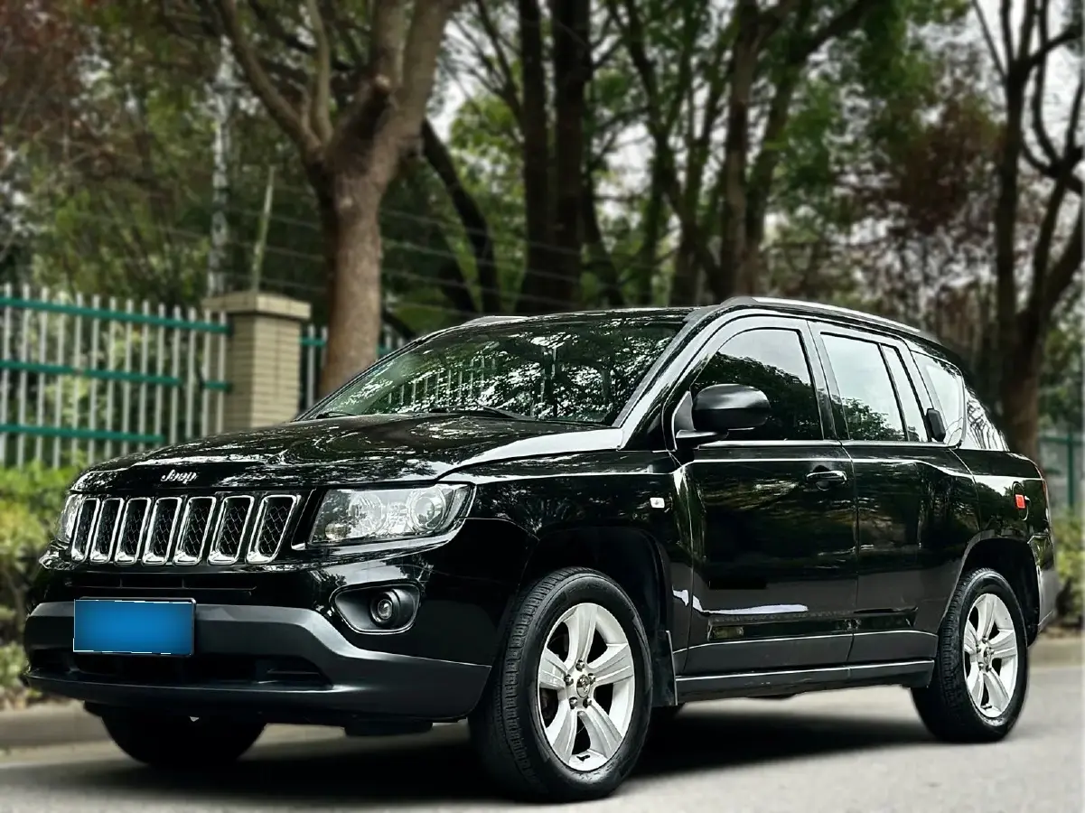 2015 Jeep Compass 2.0L 156HP L4 6AT