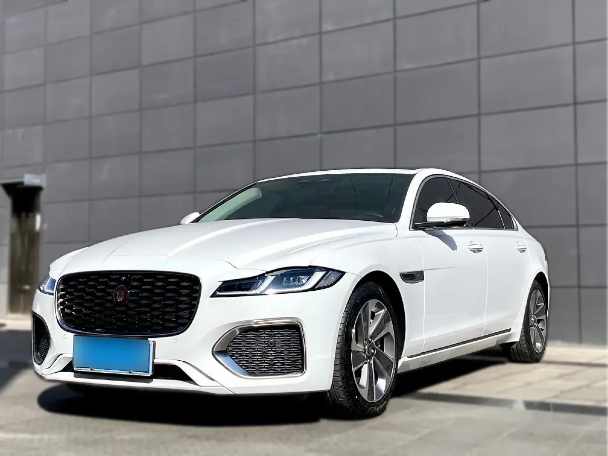 2021 Jaguar XFL 2.0T 200HP L4 8AT