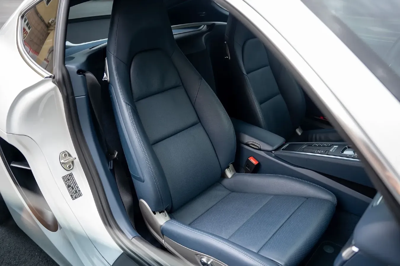 2013 Porsche Cayman 3.4L 325HP H6 7DCT,autocango,china used car exporter,china ev exporter,chinese used car exporter,chinese used ev exporter