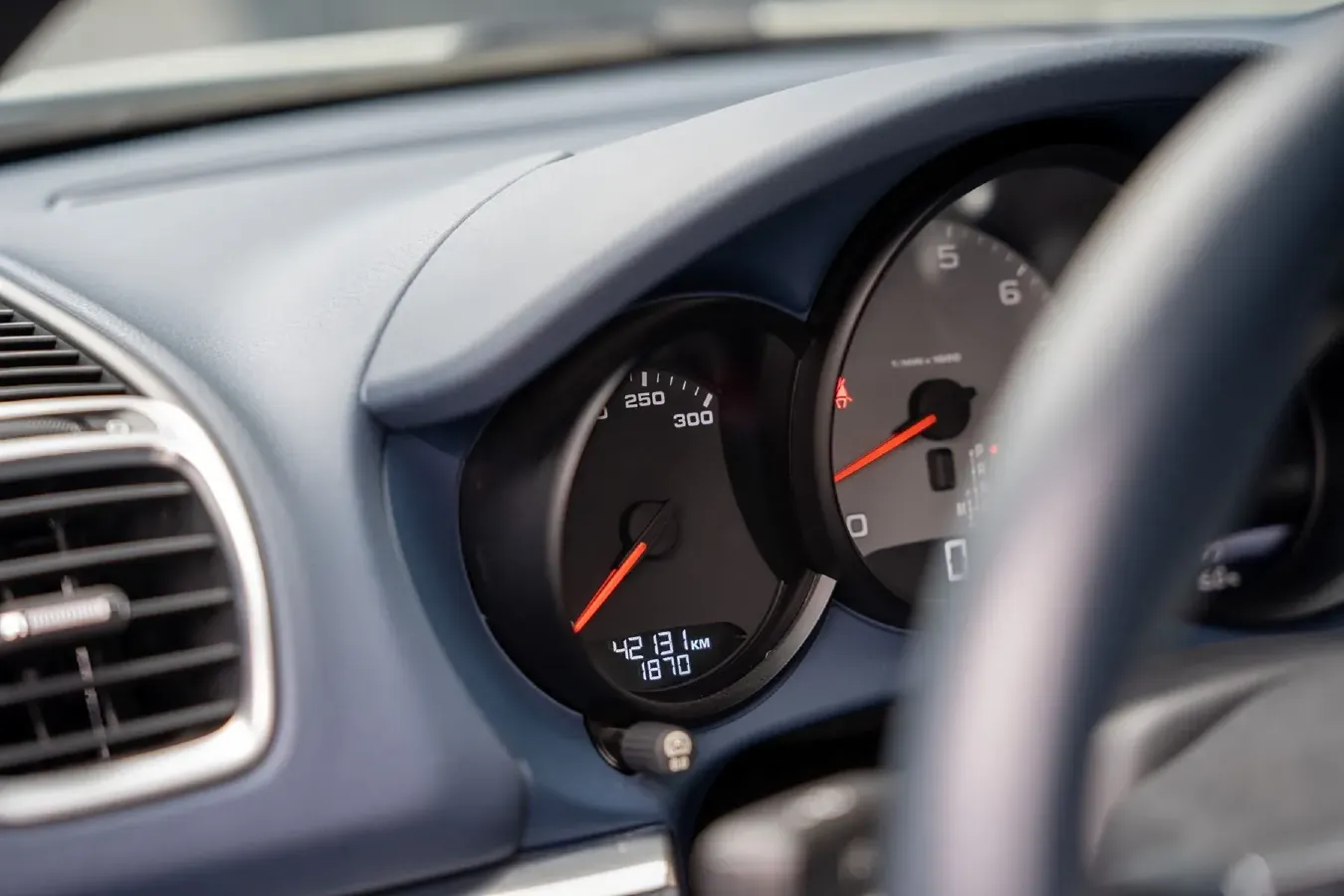 2013 Porsche Cayman 3.4L 325HP H6 7DCT,autocango,china used car exporter,china ev exporter,chinese used car exporter,chinese used ev exporter