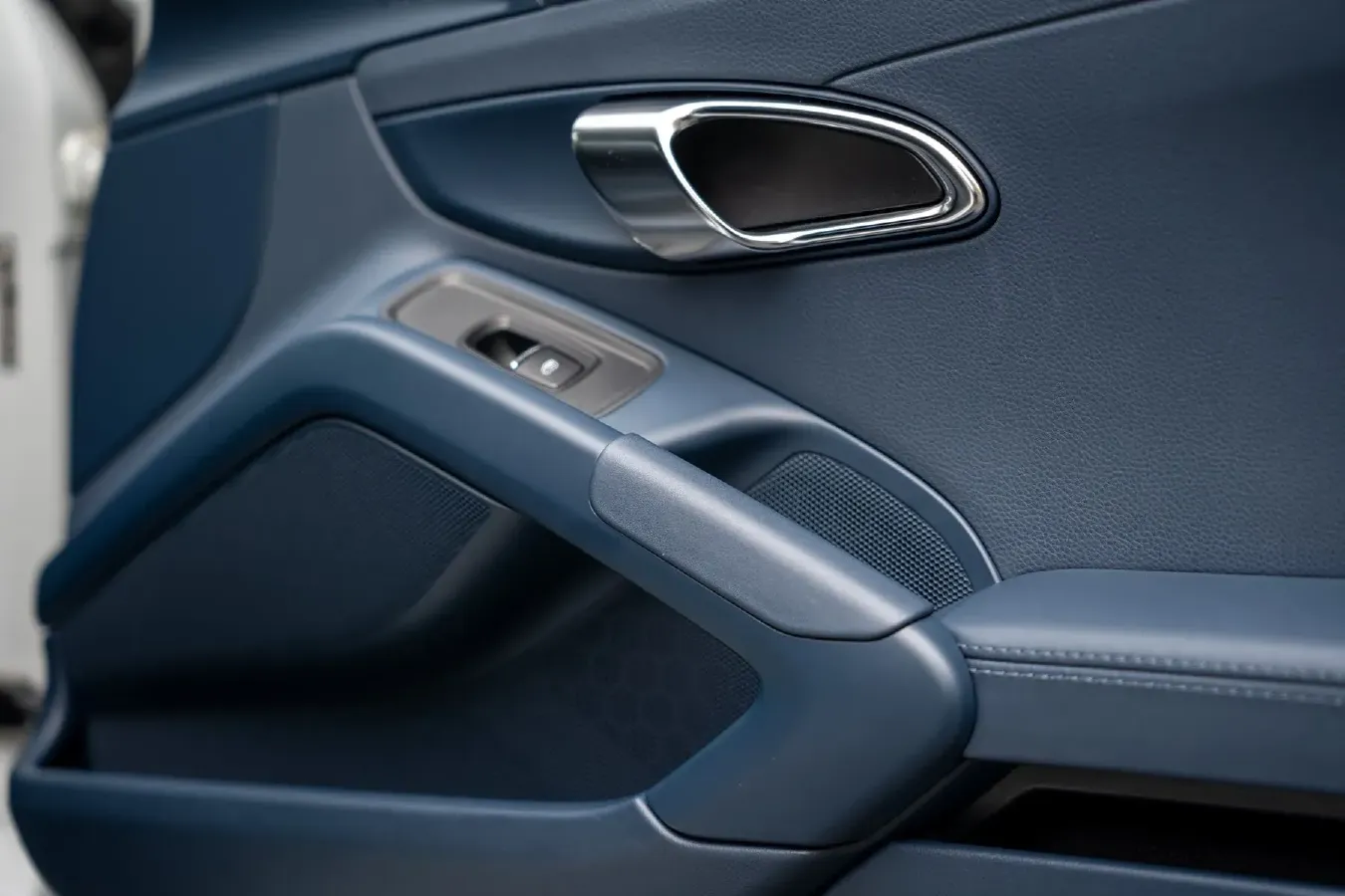 2013 Porsche Cayman 3.4L 325HP H6 7DCT,autocango,china used car exporter,china ev exporter,chinese used car exporter,chinese used ev exporter