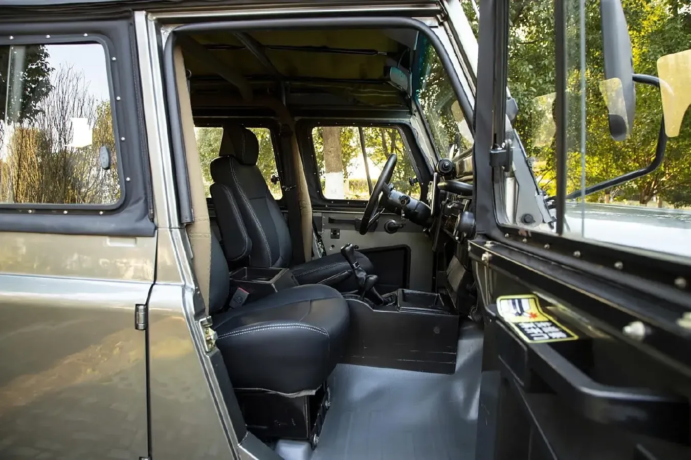 2021 BAW 212 1.5T 136HP L4 5MT,autocango,china used car exporter,china ev exporter,chinese used car exporter,chinese used ev exporter