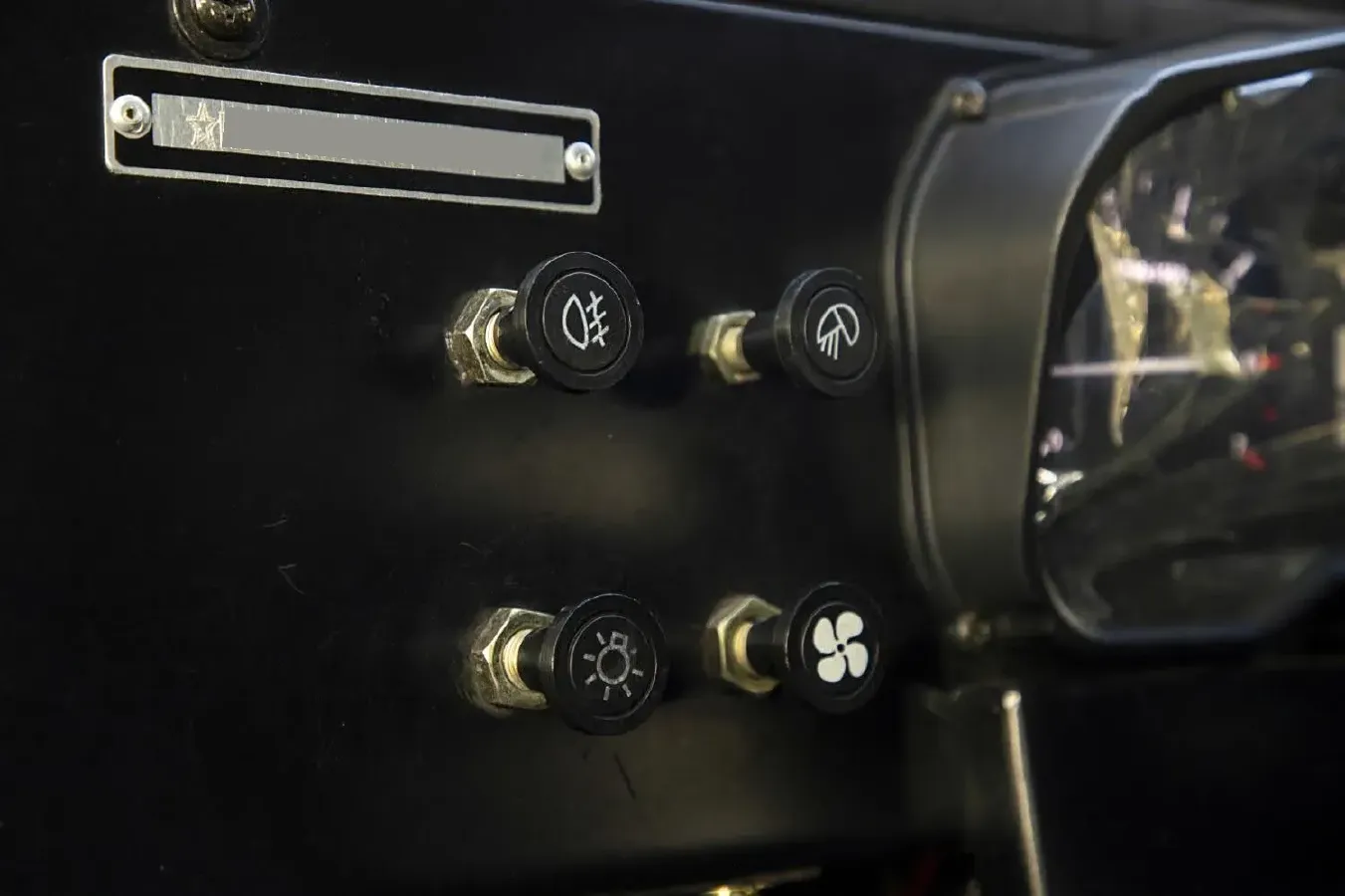 2021 BAW 212 1.5T 136HP L4 5MT,autocango,china used car exporter,china ev exporter,chinese used car exporter,chinese used ev exporter