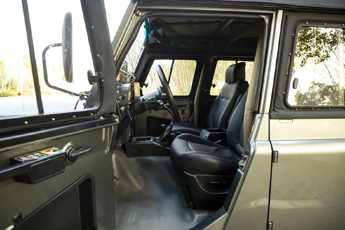 2021 BAW 212 1.5T 136HP L4 5MT,autocango,china used car exporter,china ev exporter,chinese used car exporter,chinese used ev exporter