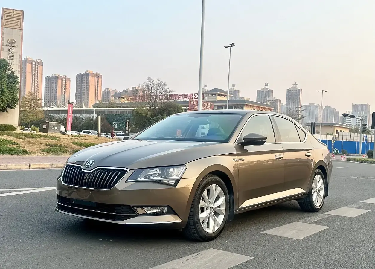 2018 Skoda Superb 1.8T 180HP L4 7DCT