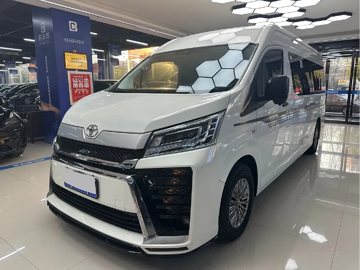 2011 Toyota Hiace 2.7L 154HP L4 4AT,autocango,china used car exporter,china ev exporter,chinese used car exporter,chinese used ev exporter