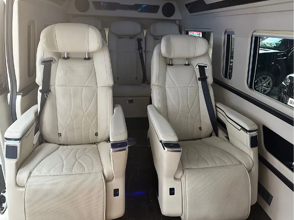 2011 Toyota Hiace 2.7L 154HP L4 4AT,autocango,china used car exporter,china ev exporter,chinese used car exporter,chinese used ev exporter