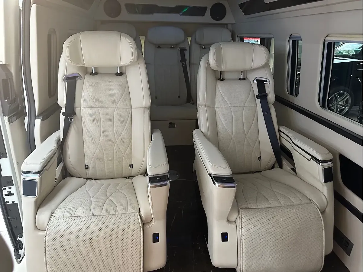 2011 Toyota Hiace 2.7L 154HP L4 4AT,autocango,china used car exporter,china ev exporter,chinese used car exporter,chinese used ev exporter