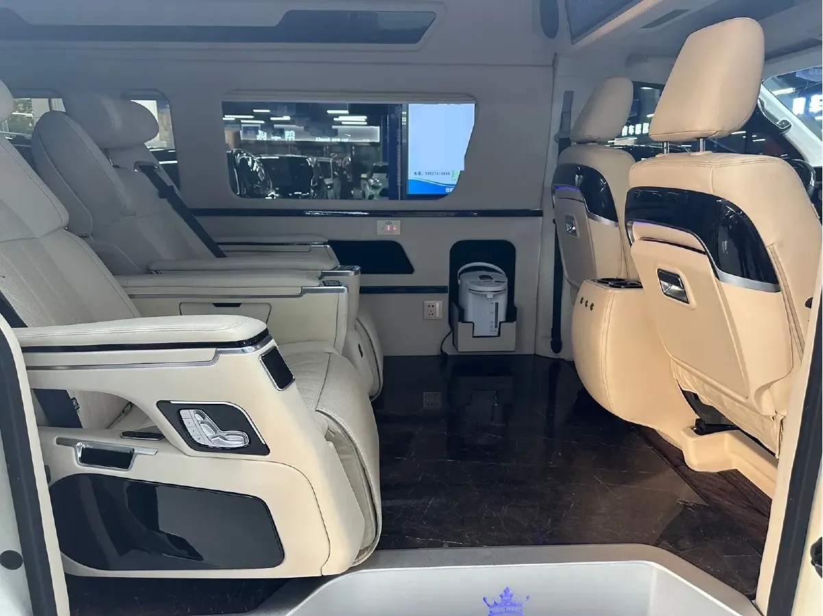 2011 Toyota Hiace 2.7L 154HP L4 4AT,autocango,china used car exporter,china ev exporter,chinese used car exporter,chinese used ev exporter