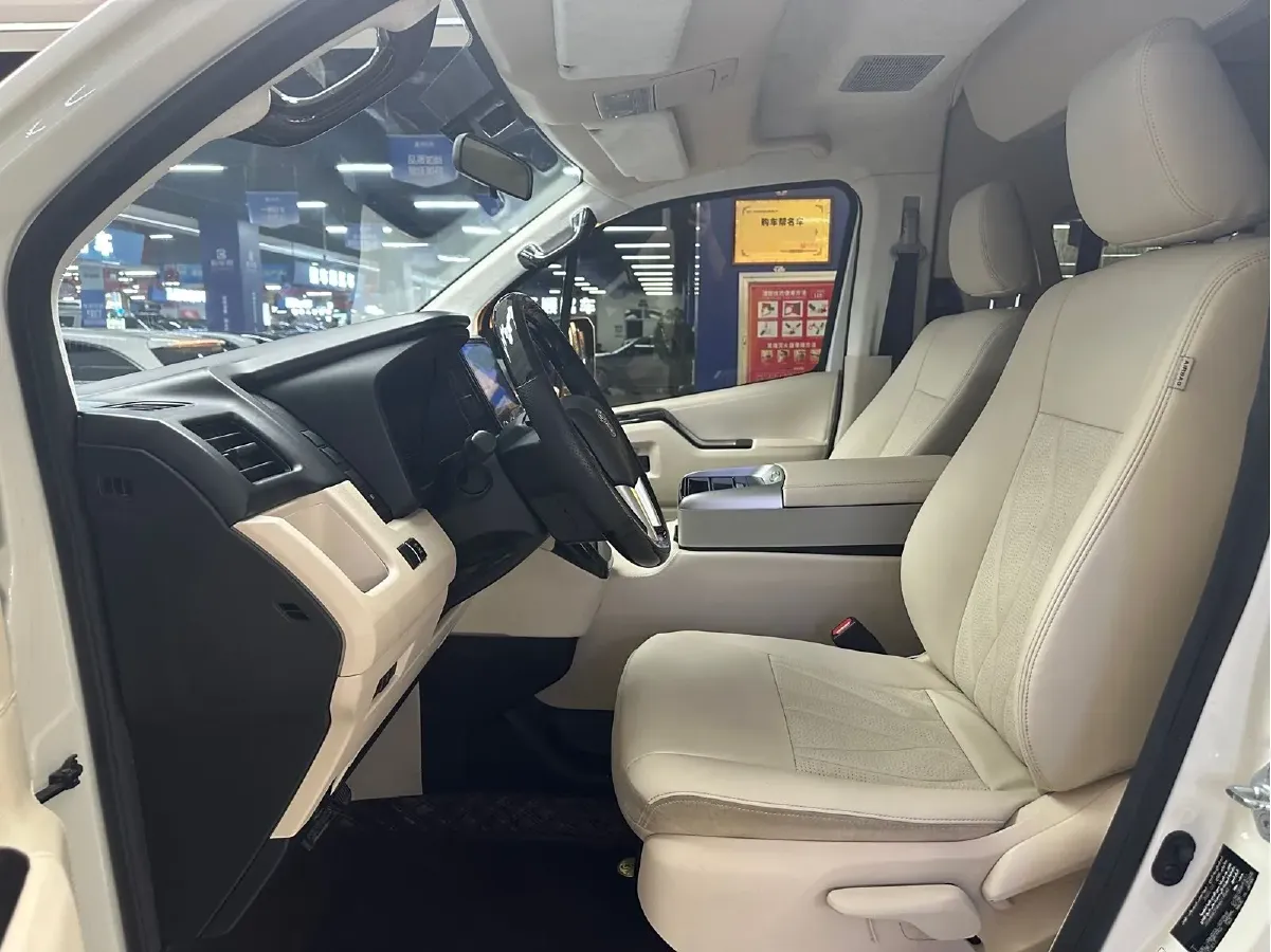2011 Toyota Hiace 2.7L 154HP L4 4AT,autocango,china used car exporter,china ev exporter,chinese used car exporter,chinese used ev exporter