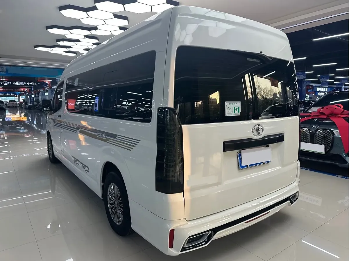 2011 Toyota Hiace 2.7L 154HP L4 4AT,autocango,china used car exporter,china ev exporter,chinese used car exporter,chinese used ev exporter