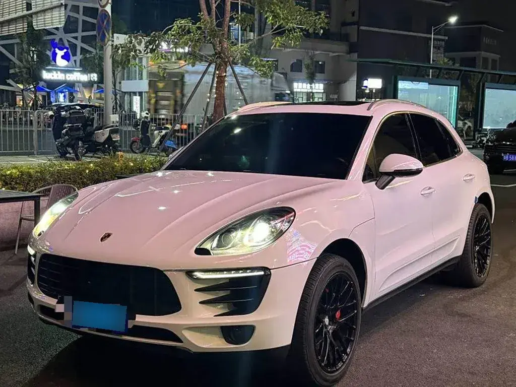 2017 Porsche Macan 2.0T 252HP L4 7DCT