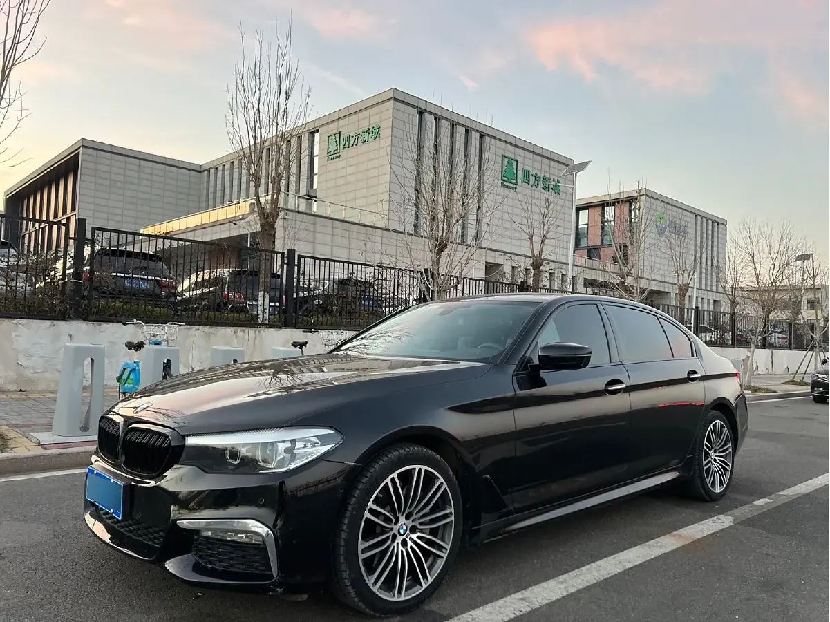 2018 BMW 5 Series 2.0T 252HP L4 8AT