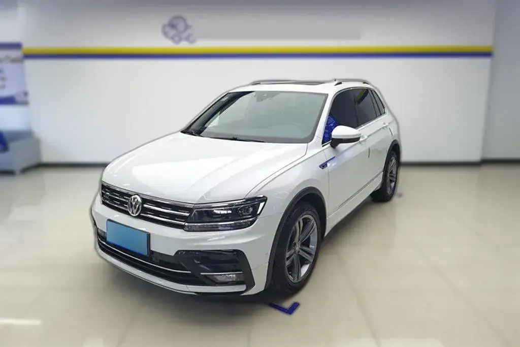 2018 Volkswagen Tiguan 2.0T 220HP L4 7DCT