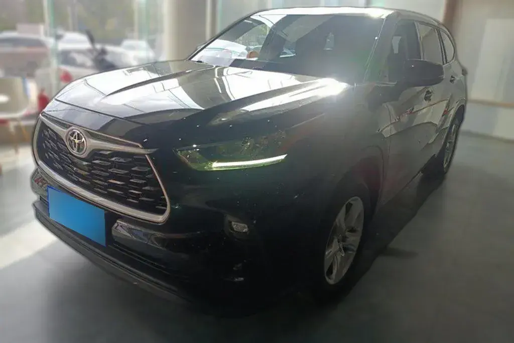 2022 Toyota Highlander 2.5L 192HP L4 E-CVT Hybrid
