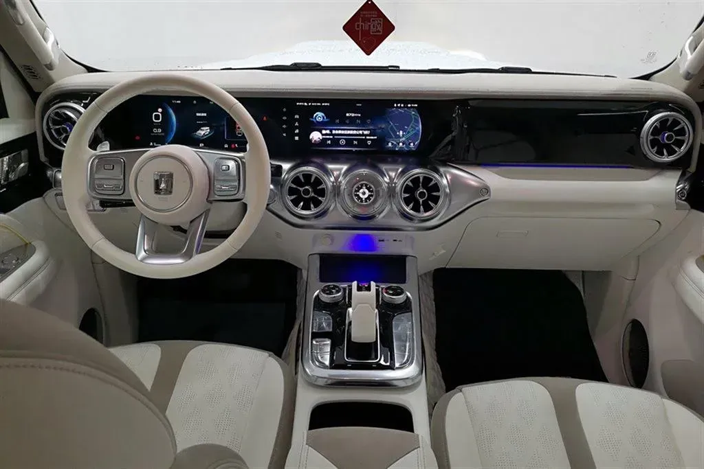 2021 Cyberspace 300 2.0T 227HP L4 8AT,autocango,china used car exporter,china ev exporter,chinese used car exporter,chinese used ev exporter