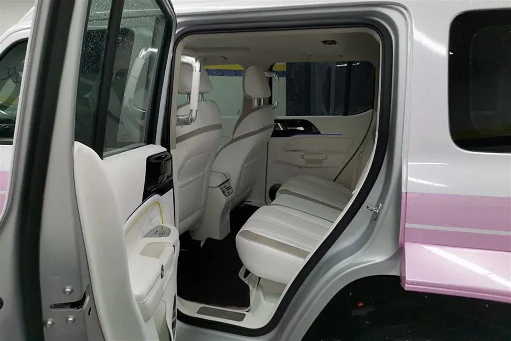 2021 Cyberspace 300 2.0T 227HP L4 8AT,autocango,china used car exporter,china ev exporter,chinese used car exporter,chinese used ev exporter