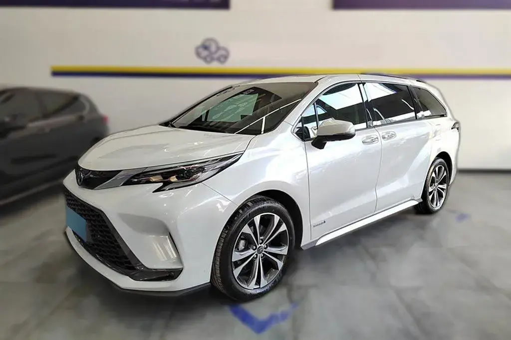 2023 Toyota Granvia 2.5L 189HP L4 E-CVT Hybrid