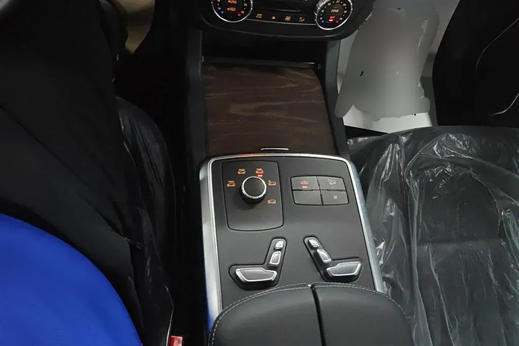 2021 BeiJing BJ90 4.0T 422HP V8 9AT,autocango,china used car exporter,china ev exporter,chinese used car exporter,chinese used ev exporter