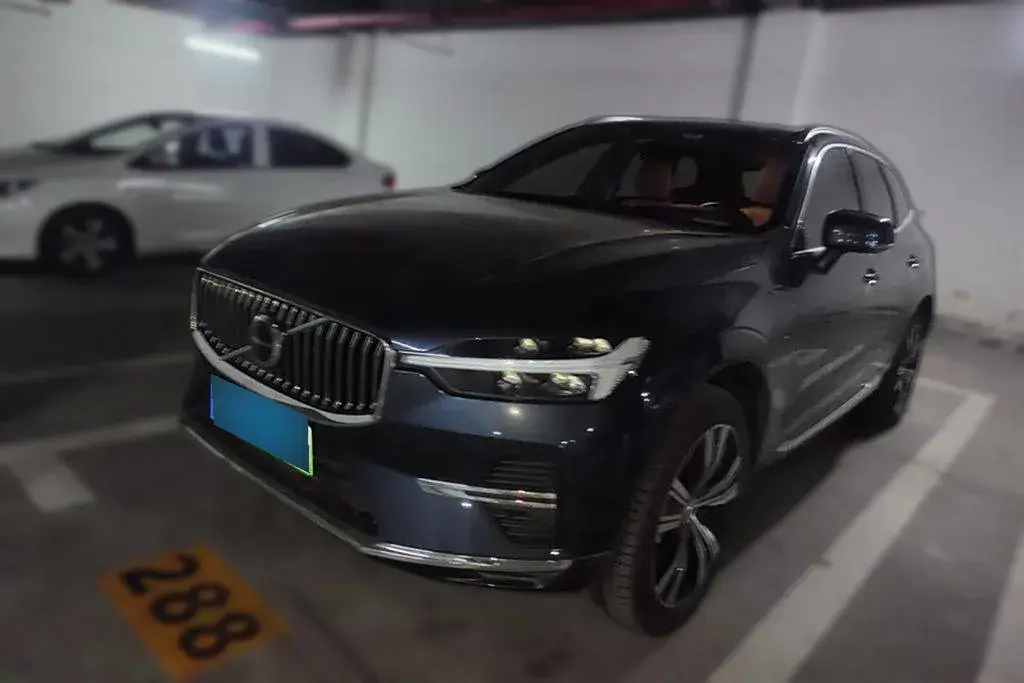2023 Volvo XC60 PHEV 2.0T 310HP L4 8AT PHEV 18.8KWH