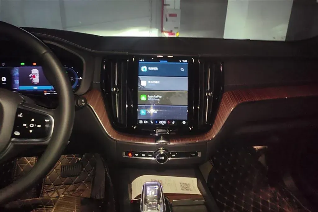 2023 Volvo XC60 PHEV 2.0T 310HP L4 8AT PHEV 18.8KWH,autocango,china used car exporter,china ev exporter,chinese used car exporter,chinese used ev exporter