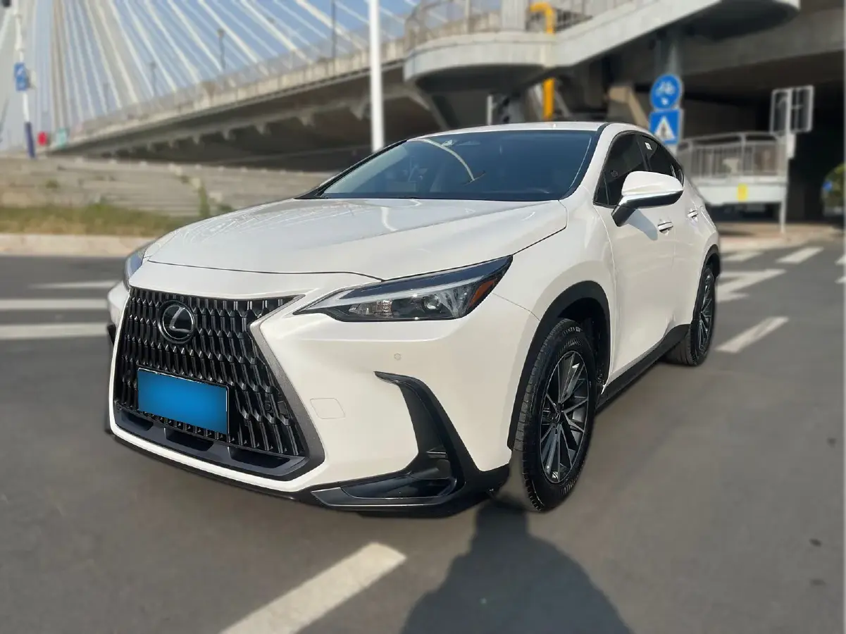 2022 Lexus NX 2.5L 192HP L4 E-CVT Hybrid