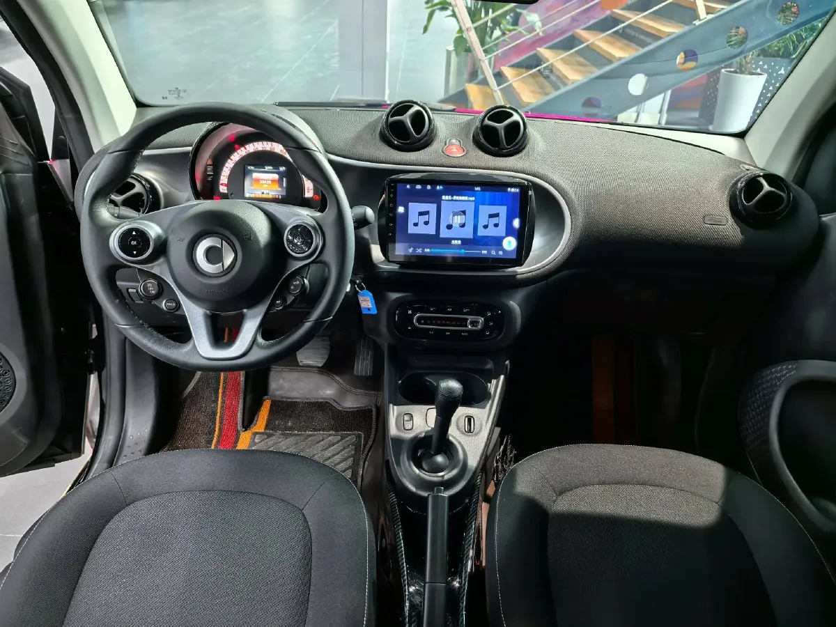 2019 Smart smart fortwo 0.9T 90HP L3 6DCT,autocango,china used car exporter,china ev exporter,chinese used car exporter,chinese used ev exporter