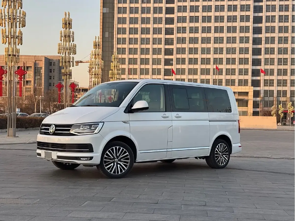 2019 Volkswagen Multivan 2.0T 204HP L4 7DCT