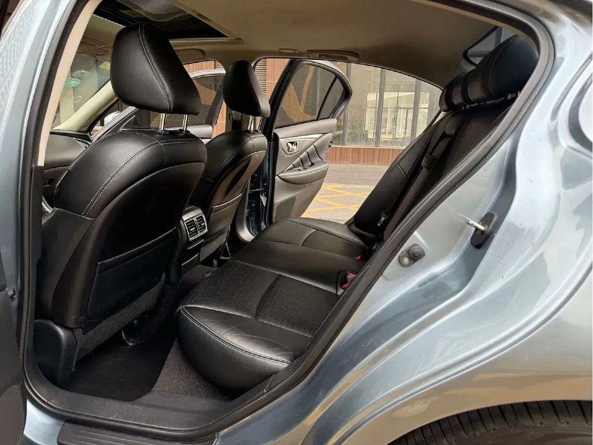 2014 Infiniti Q50 3.7L 351HP V6 7AT,autocango,china used car exporter,china ev exporter,chinese used car exporter,chinese used ev exporter