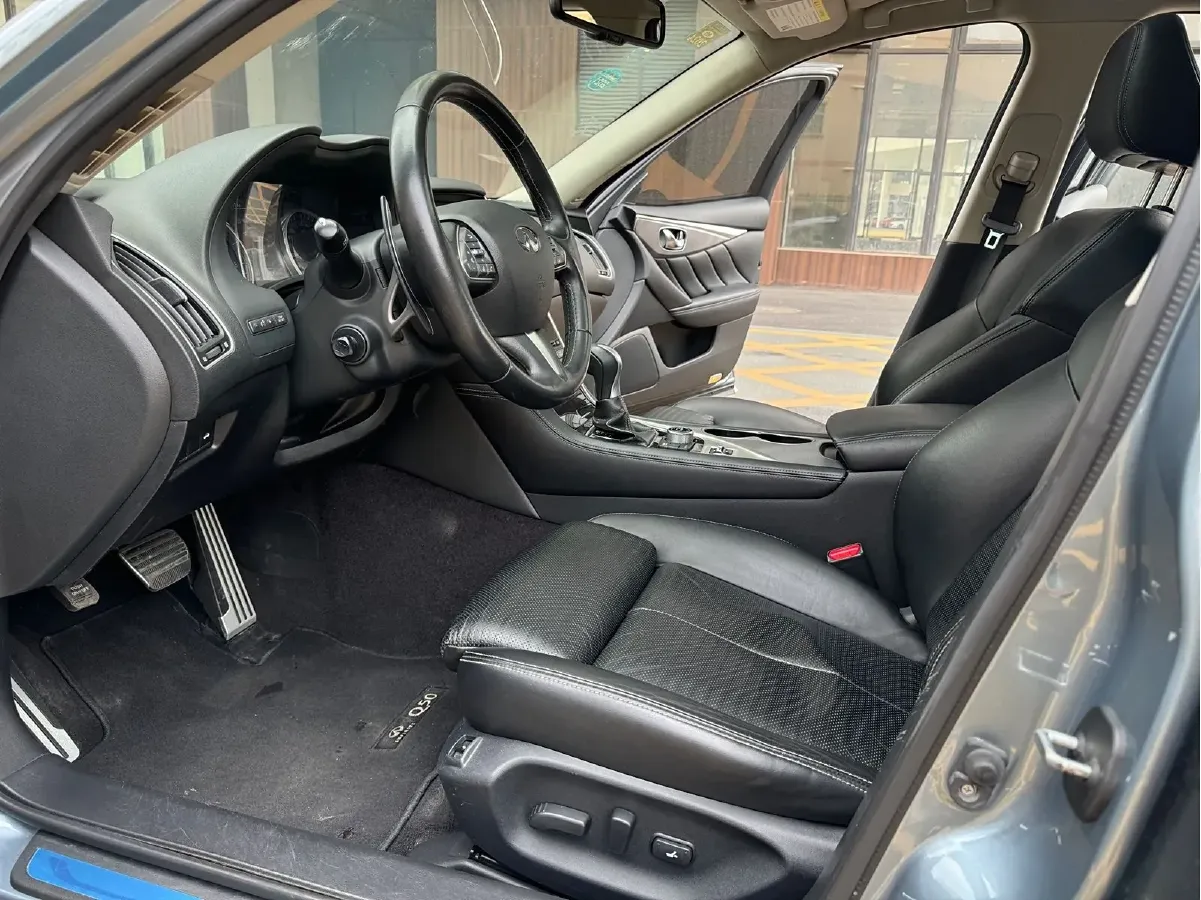 2014 Infiniti Q50 3.7L 351HP V6 7AT,autocango,china used car exporter,china ev exporter,chinese used car exporter,chinese used ev exporter