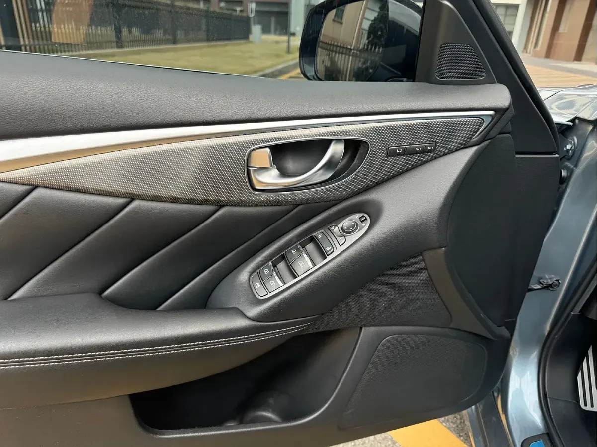 2014 Infiniti Q50 3.7L 351HP V6 7AT,autocango,china used car exporter,china ev exporter,chinese used car exporter,chinese used ev exporter