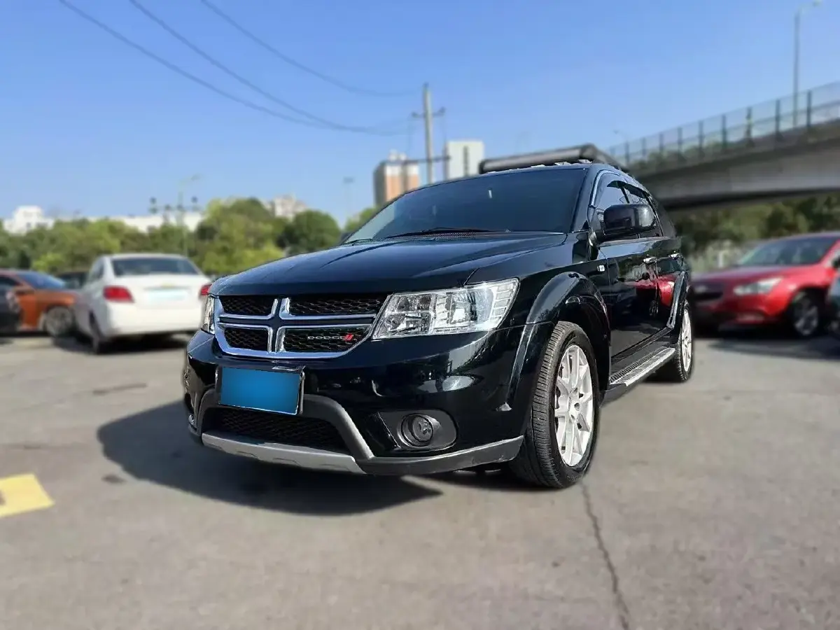 2015 Dodge JCUV 2.0T 170HP L4 6AT