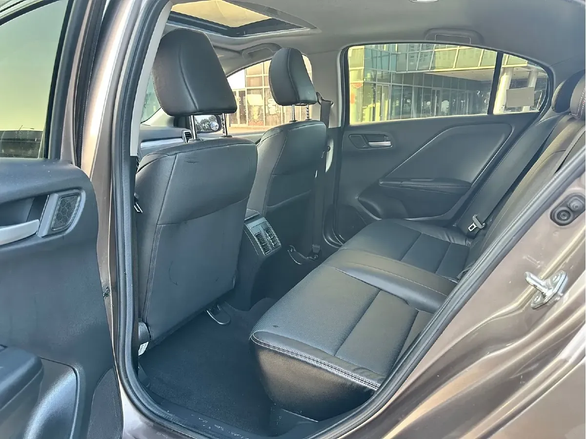 2017 Honda Gienia 1.5L 131HP L4 CVT,autocango,china used car exporter,china ev exporter,chinese used car exporter,chinese used ev exporter