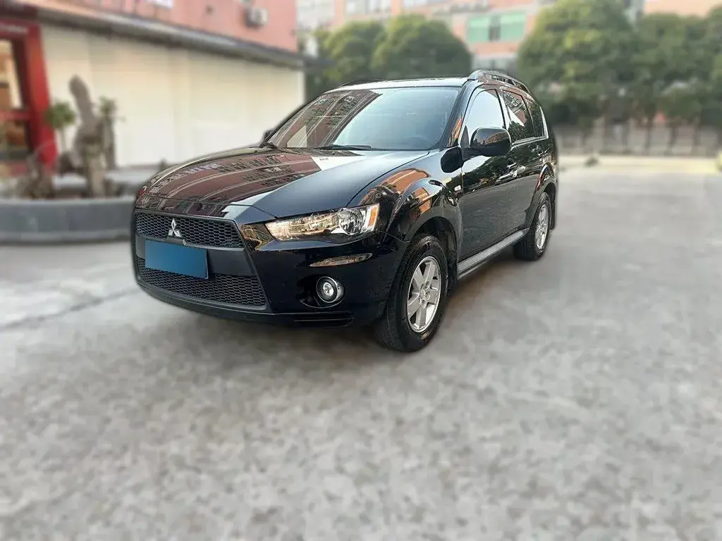 2011 Mitsubishi Outlander 2.0L 147HP L4 CVT