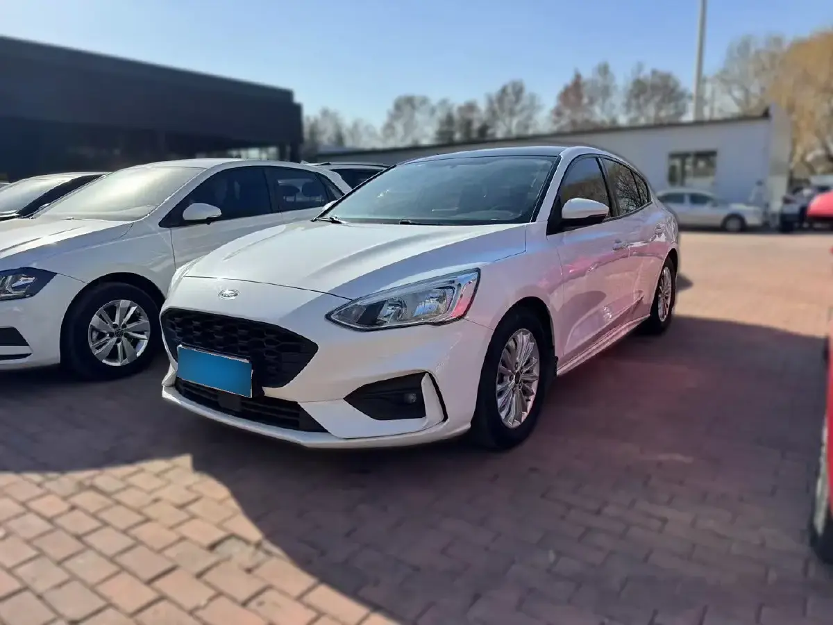 2020 Ford Focus 1.5L 122HP L3 6AT