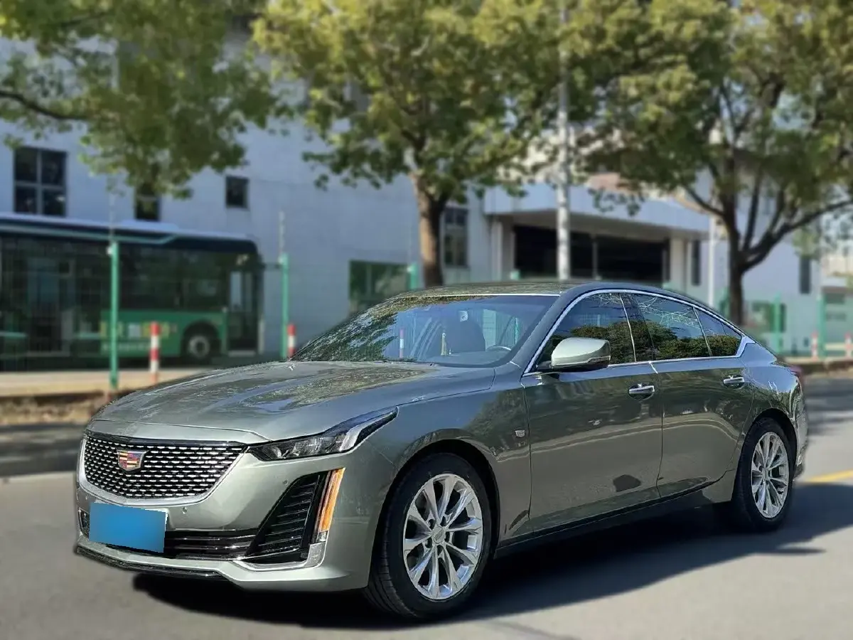 2023 Cadillac CT5 2.0T 237HP L4 10AT