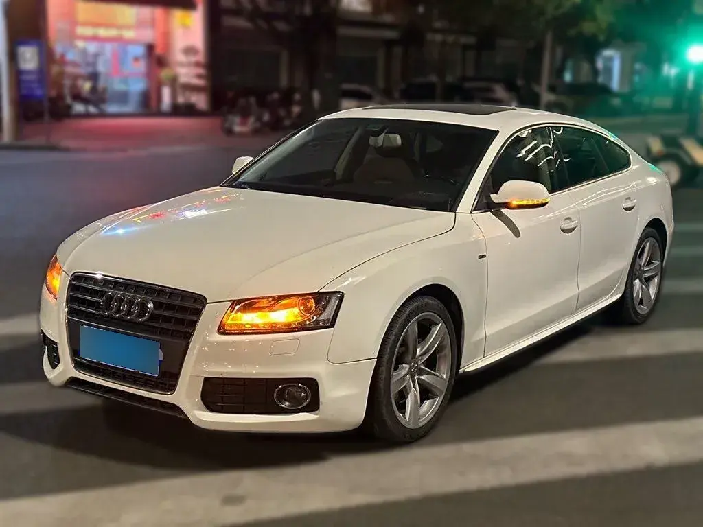 2010 Audi A5 2.0T 211HP L4 CVT
