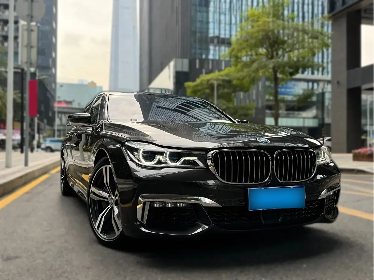 2017 BMW 7 Series 4.0T 449HP V8 8AT