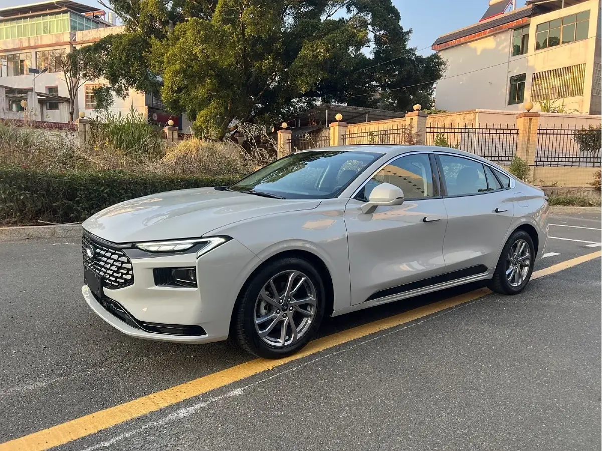 2023 Ford Mondeo 1.5T 190HP L4 8AT