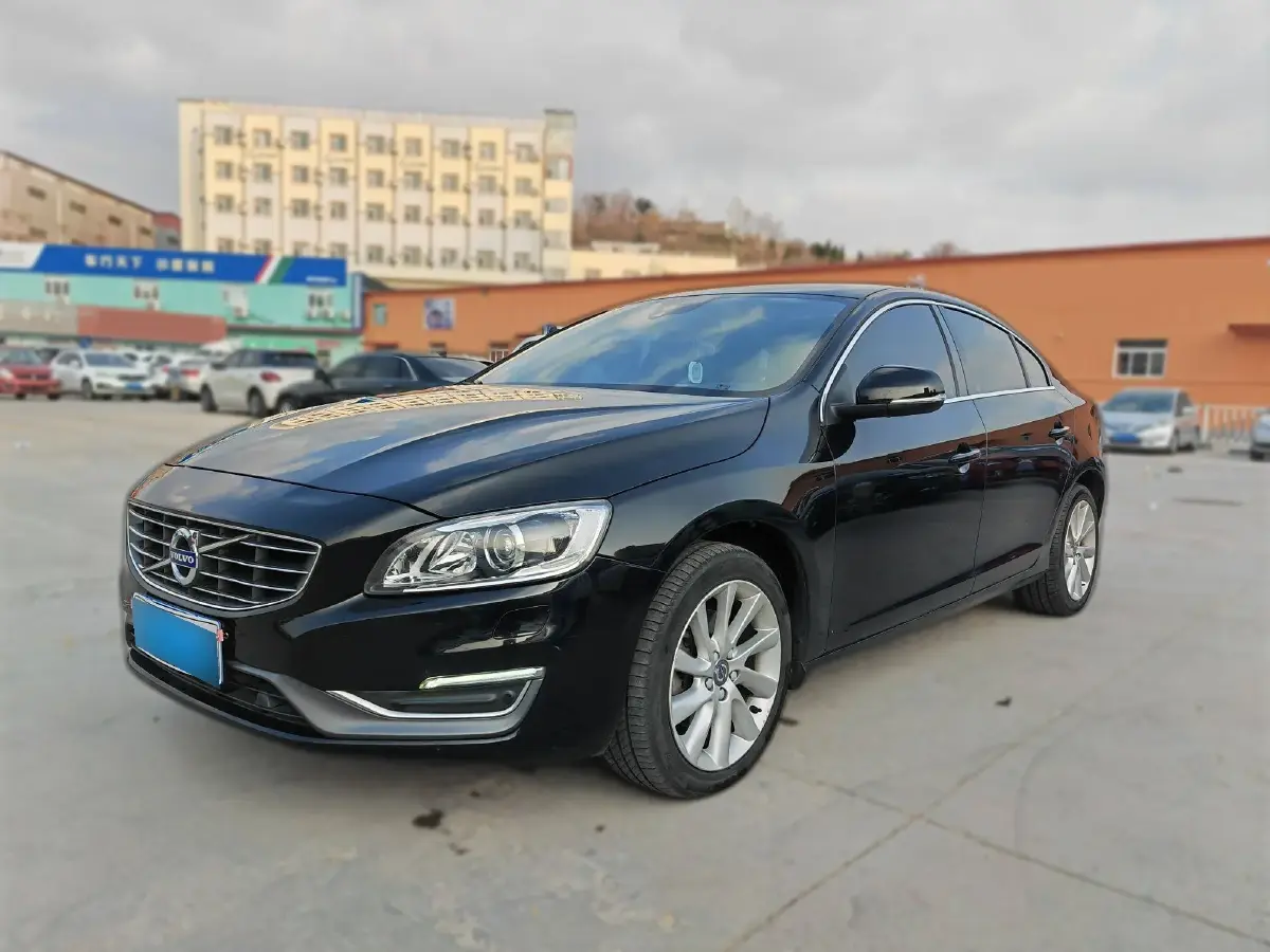 2016 Volvo S60 2.0T 190HP L4 6AT