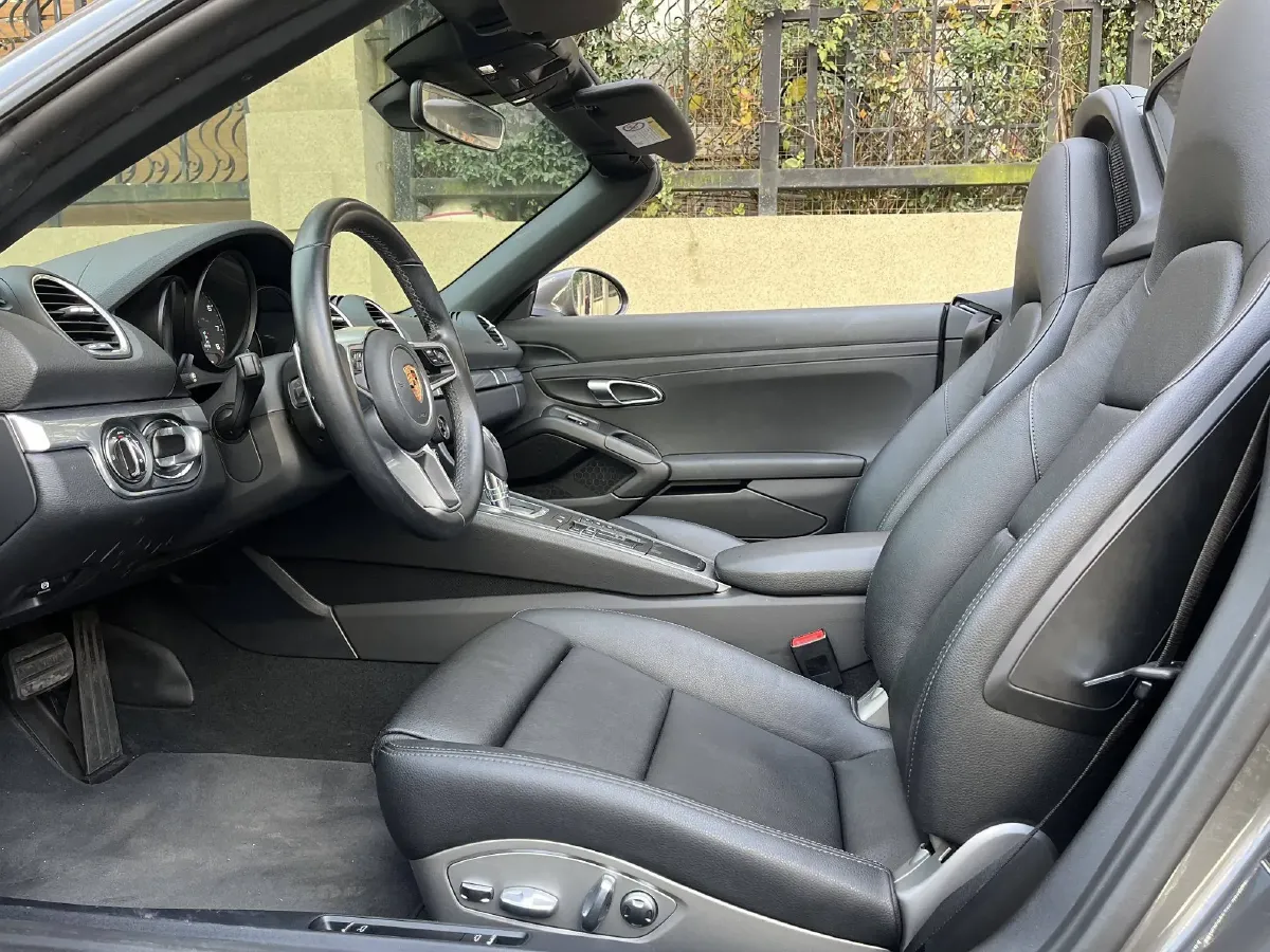 2018 Porsche 718 2.0T 250HP H4 7DCT,autocango,china used car exporter,china ev exporter,chinese used car exporter,chinese used ev exporter