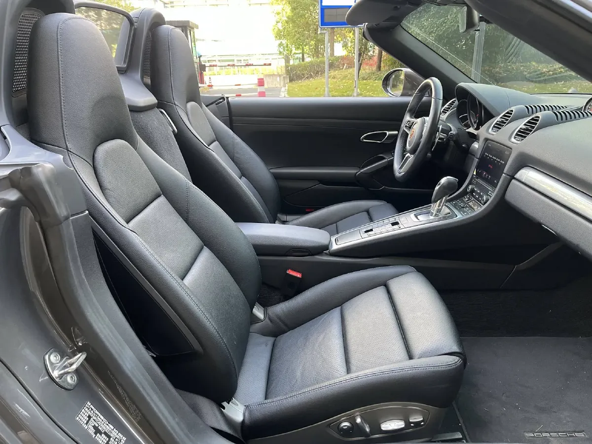 2018 Porsche 718 2.0T 250HP H4 7DCT,autocango,china used car exporter,china ev exporter,chinese used car exporter,chinese used ev exporter