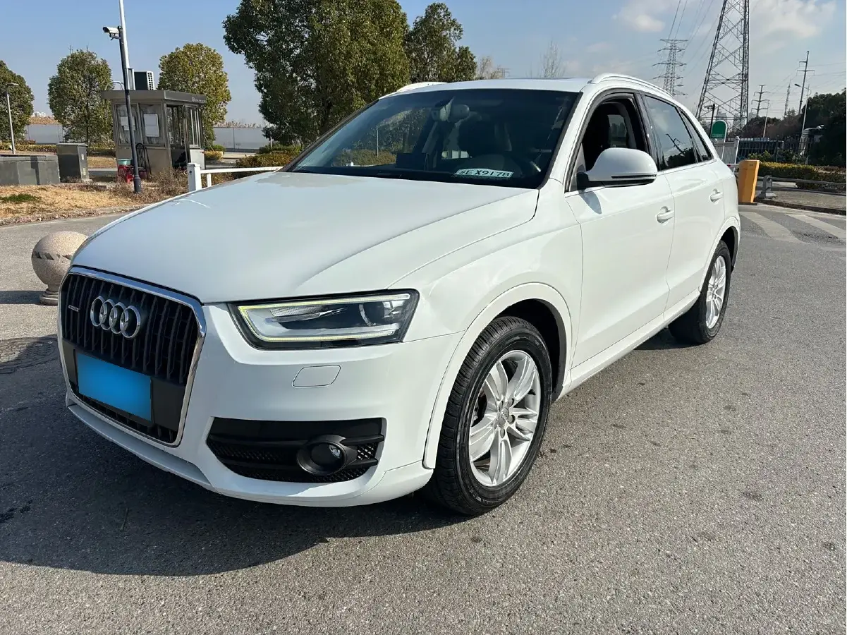 2013 Audi Q3 2.0T 170HP L4 7DCT