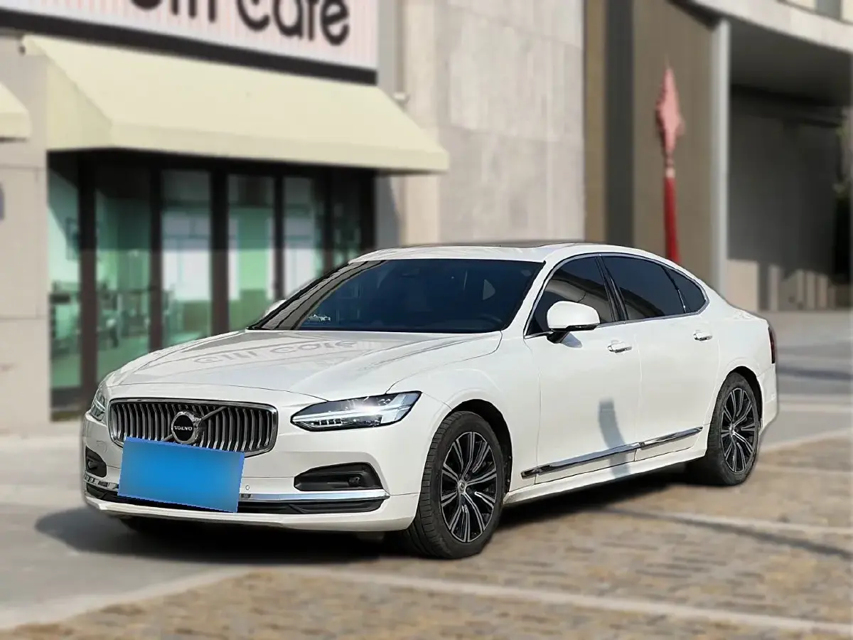 2021 Volvo S90 2.0T 250HP L4 8AT