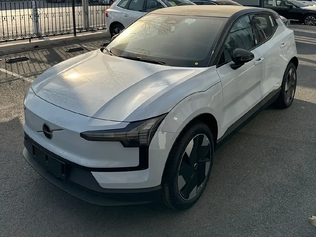 2025 Volvo EX30 BEV 66KWH,autocango,china used car exporter,china ev exporter,chinese used car exporter,chinese used ev exporter