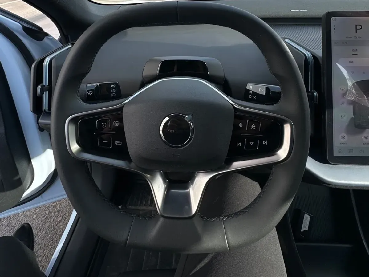 2025 Volvo EX30 BEV 66KWH,autocango,china used car exporter,china ev exporter,chinese used car exporter,chinese used ev exporter