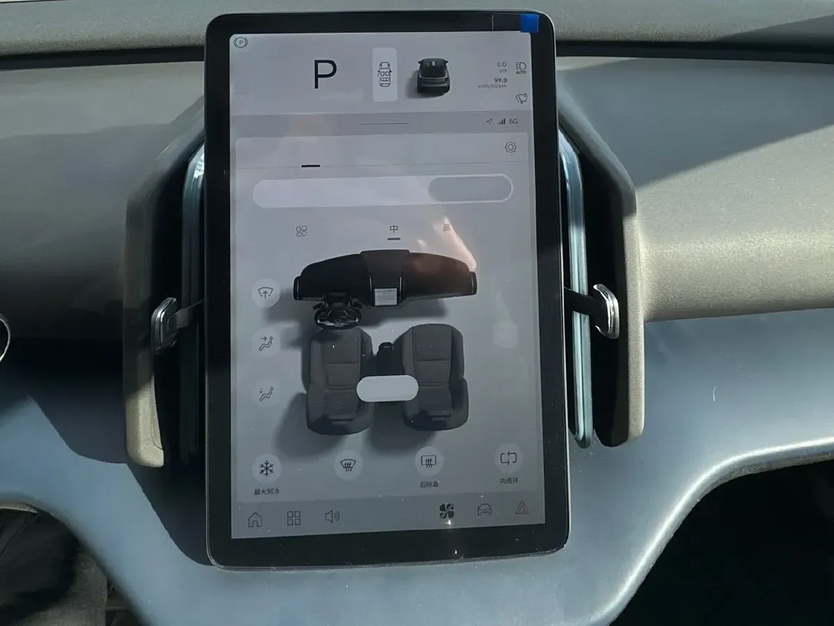 2025 Volvo EX30 BEV 66KWH,autocango,china used car exporter,china ev exporter,chinese used car exporter,chinese used ev exporter